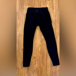 Lululemon Wunder Under black leggings